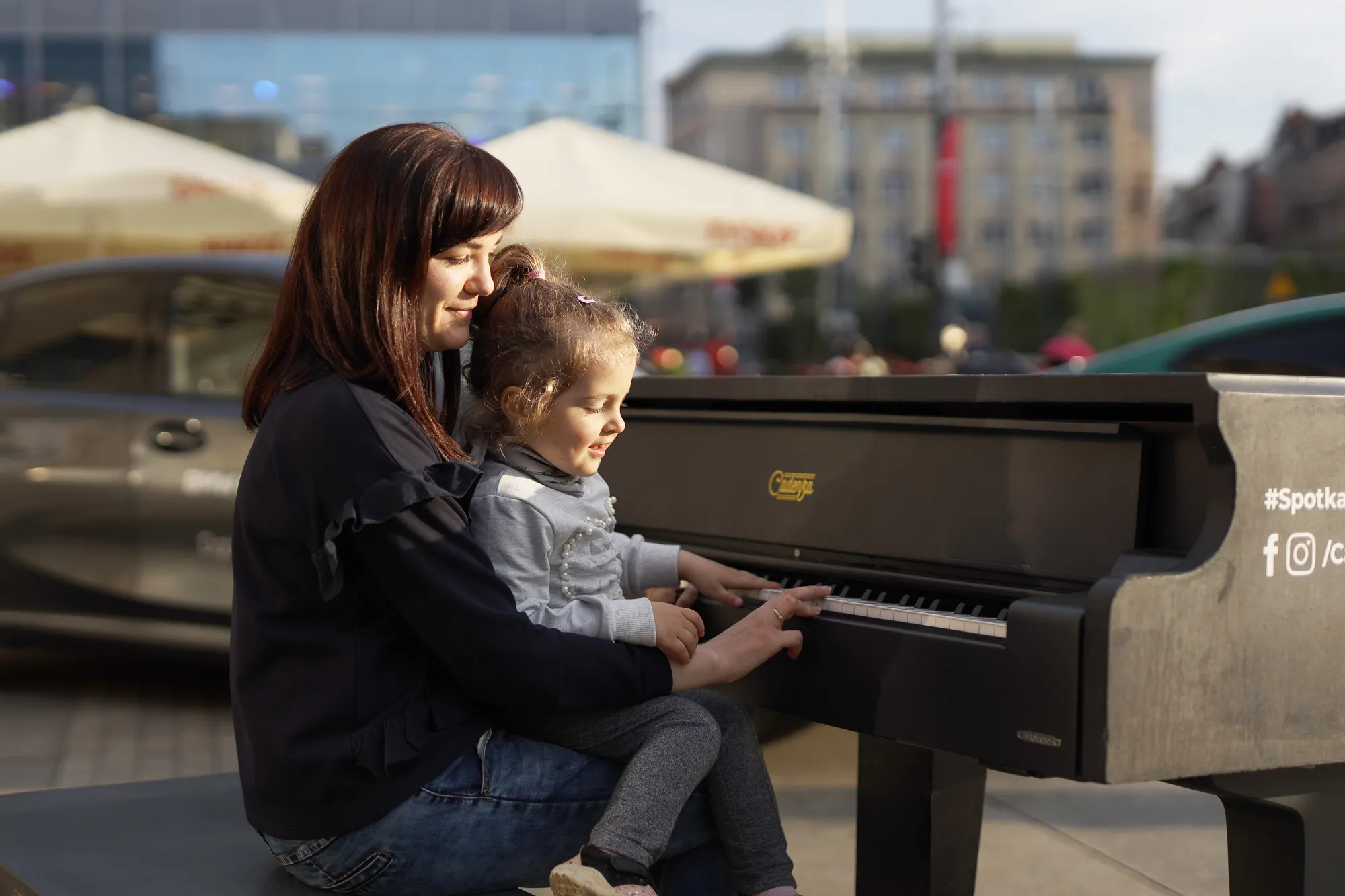 Cadenza piano closeup